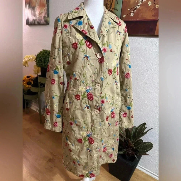 Light blue beautiful tan embroidered flowers long jacket 💐 🌸 size M - Picture 3 of 14
